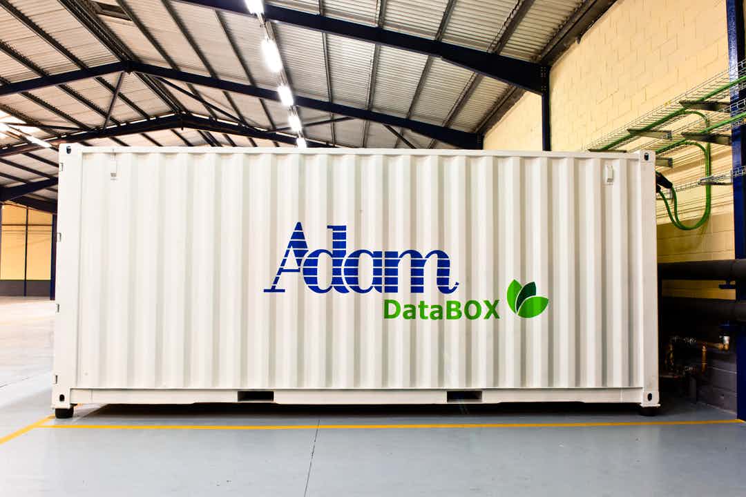 Adam MAD - DataBOX
