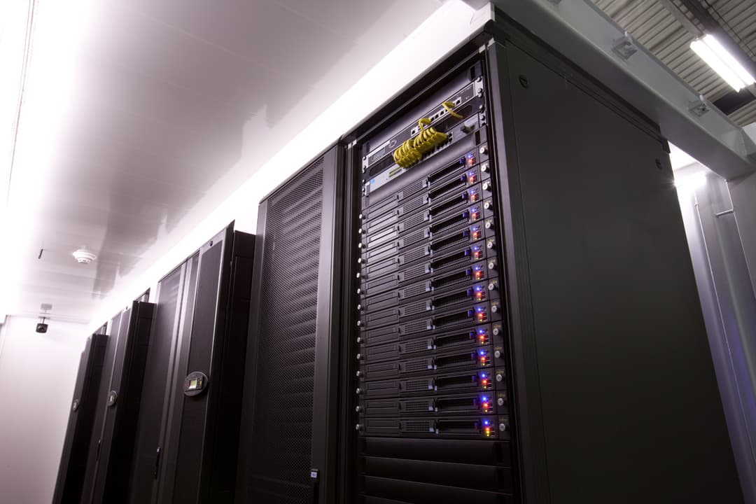 Adam MAD - Co-location