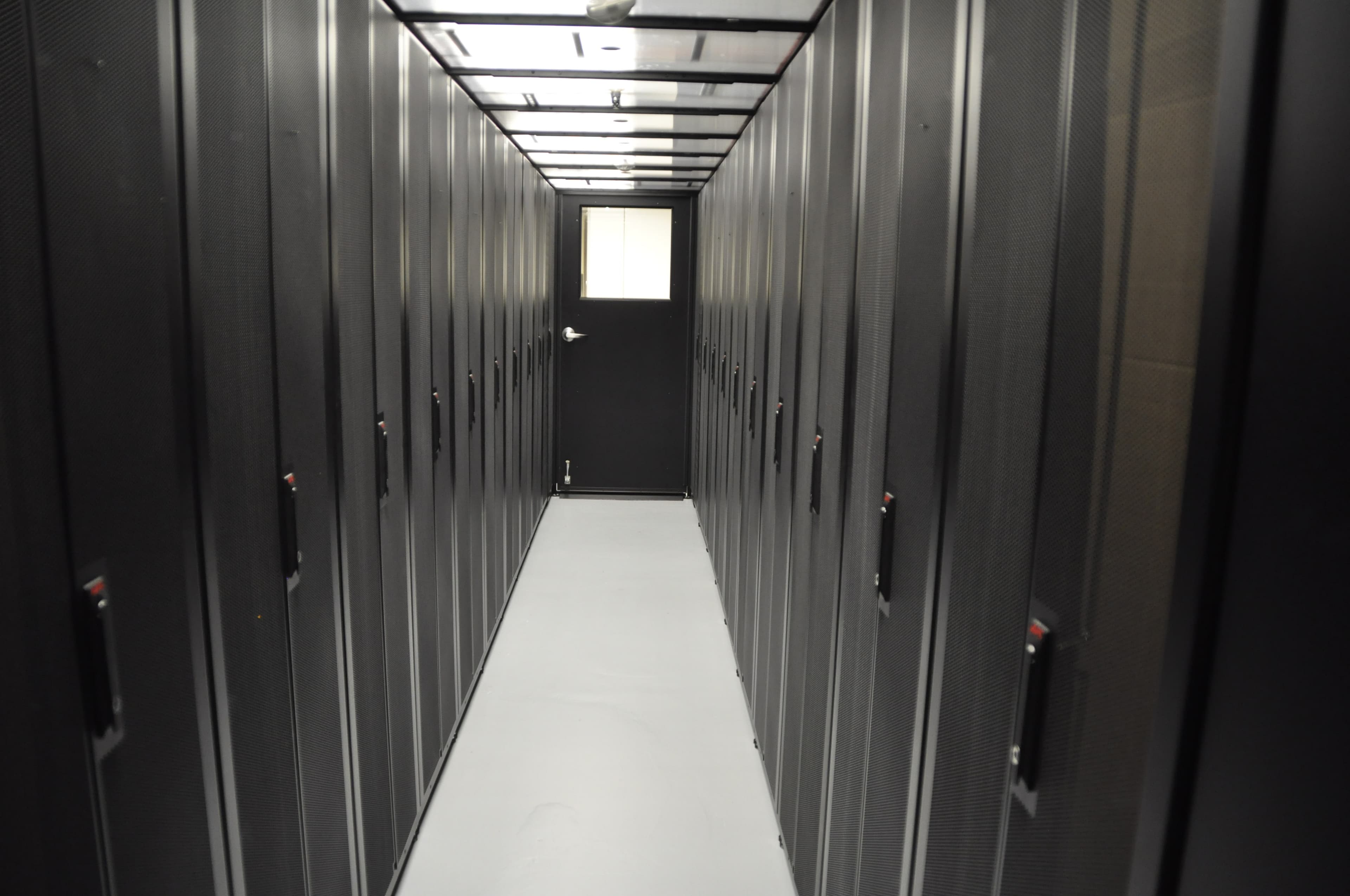 AZNetwork Data Center - Salle d&#39;hébergement