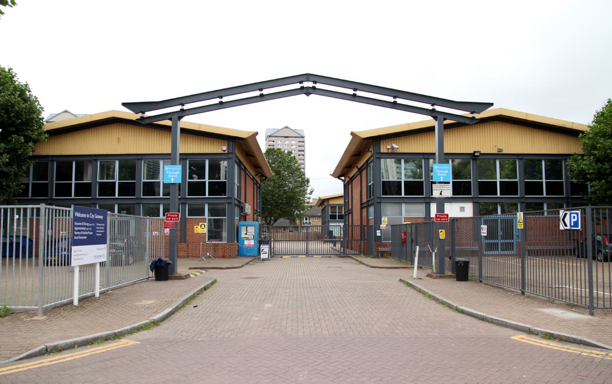 Cogent Data Center - London - 20 Mastmaker Court