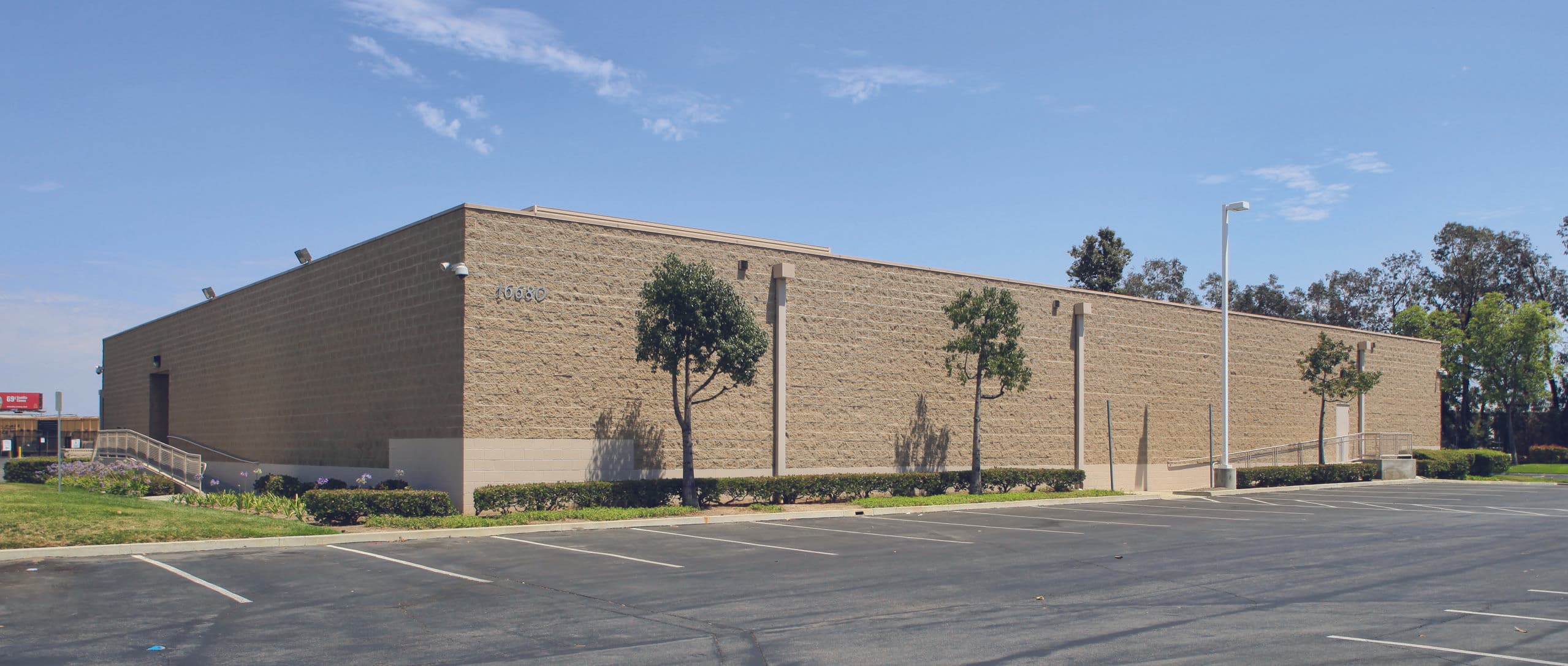 Cogent Data Center - La Mirada - © Duggan Realty Advisors, LLC