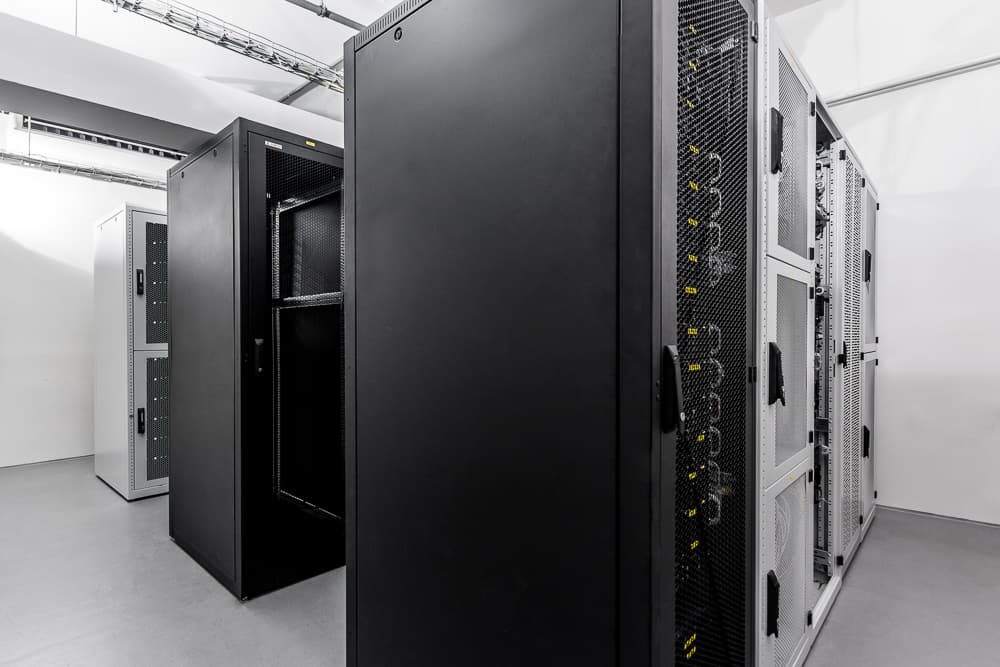 COOLHOUSING Data Center - Another server room