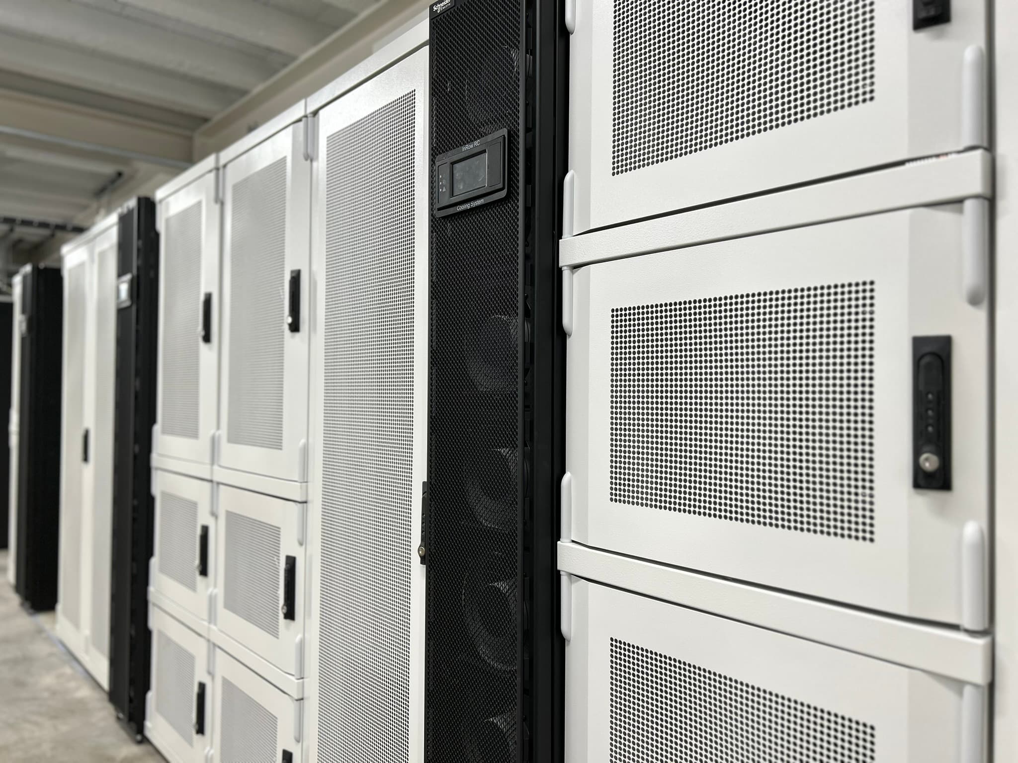 CWCS Nottingham Data Centre - CWCS, White Racks