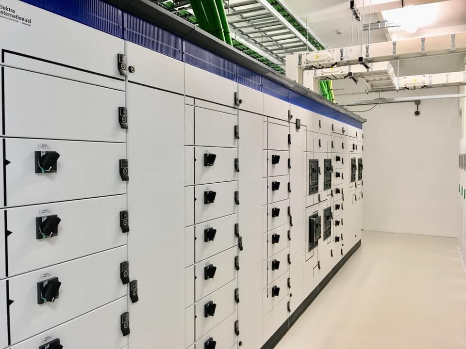 Datacenter.com AMS1 - UPS Area - AMS1