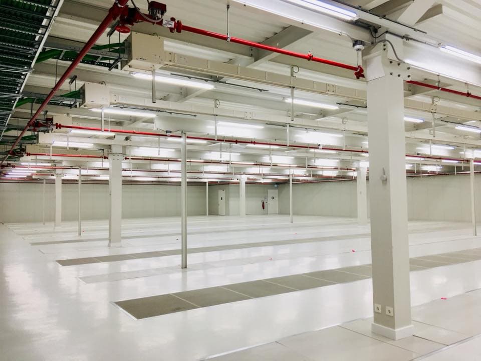 Datacenter.com AMS1 - Empty floor - AMS1