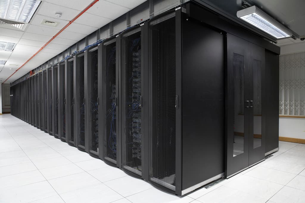 Datanet AHF Fleet Data Centre - Contained cold aisle out