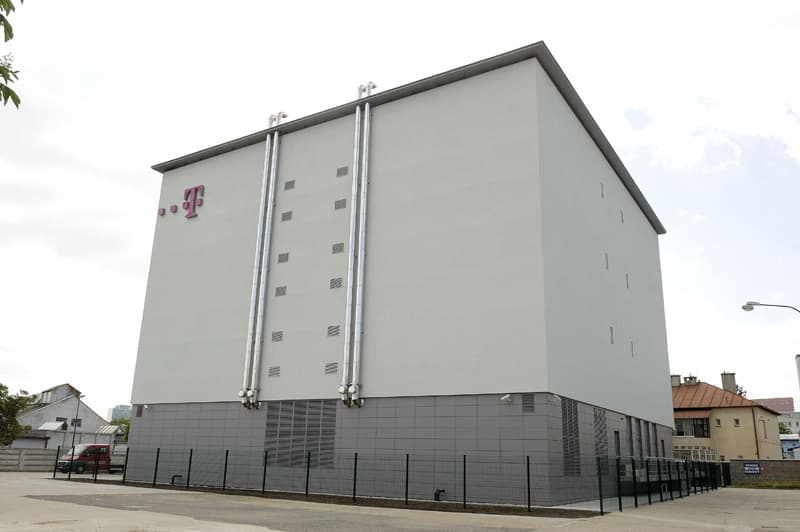 Deutsche Telekom Bratislava / TDC Varšavská - exterior