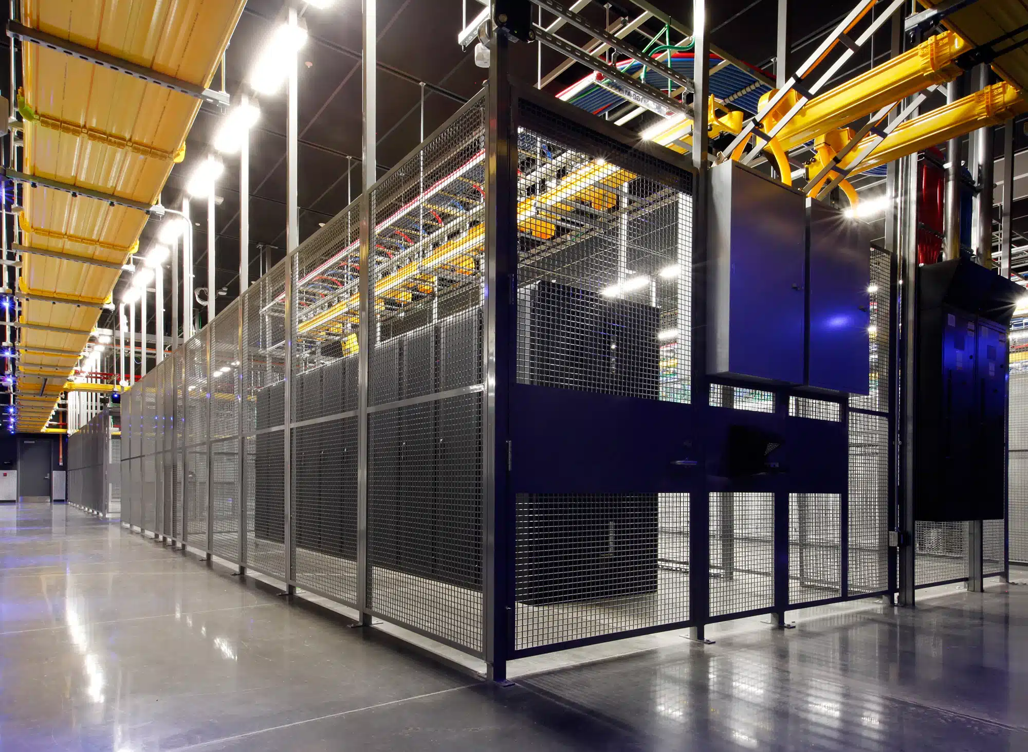 © Equinix - DC12 Cage