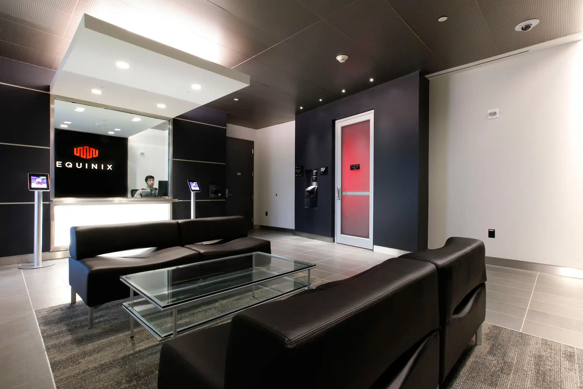 © Equinix - DC12 Lobby