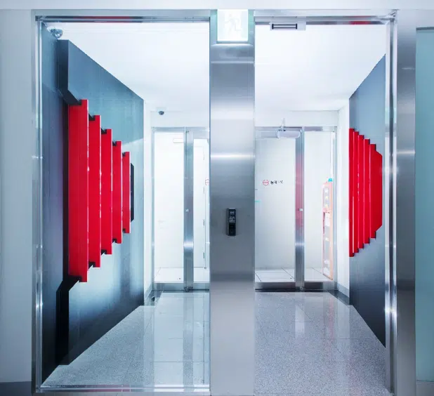 © Equinix - SL1 Mantrap