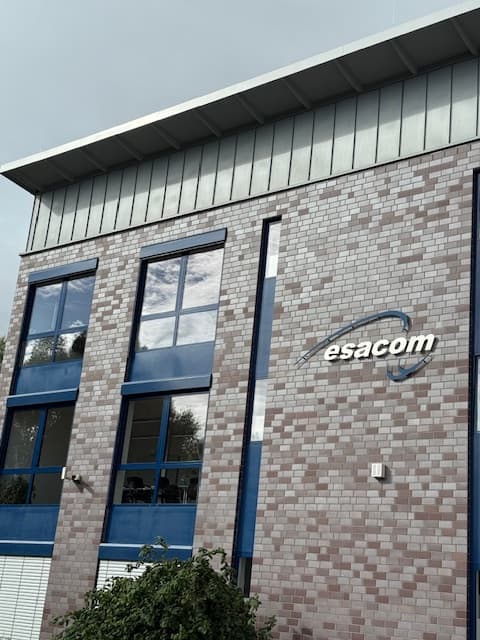esacom GmbH - esacom data center