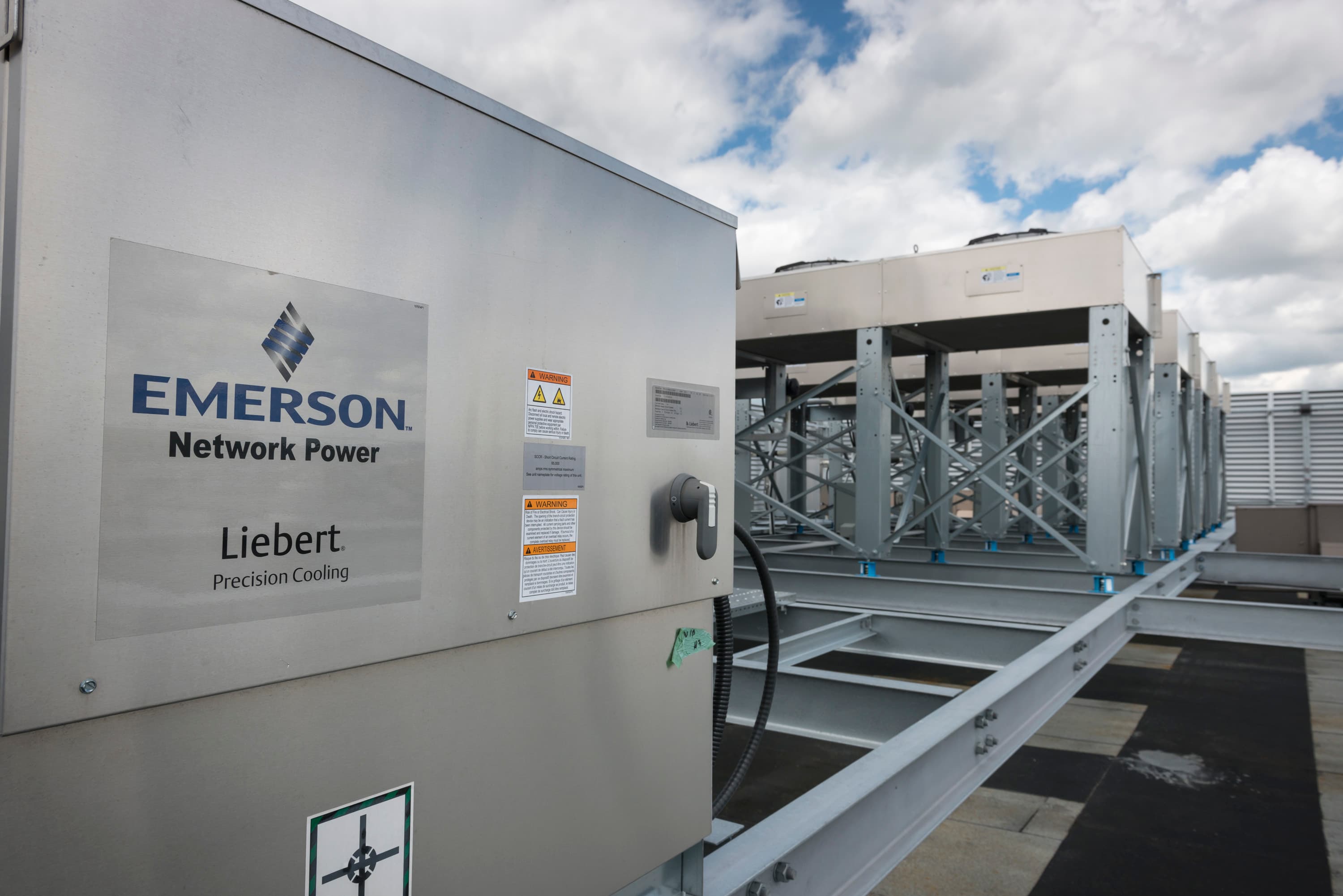 eStruxture Data Centers MTL-3 - Free Cooling