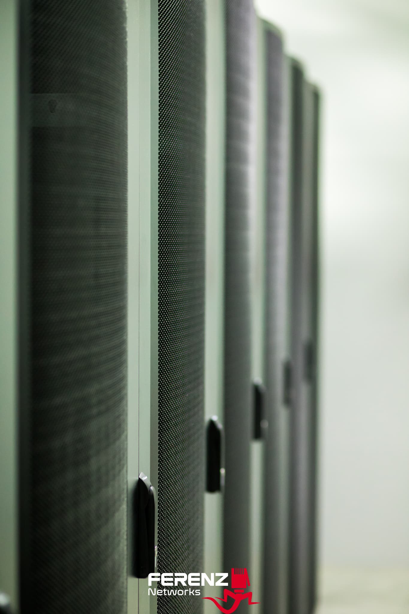 FERENZ NETWORKS SERVIÇOS DE INTERNET LTDA - Racks