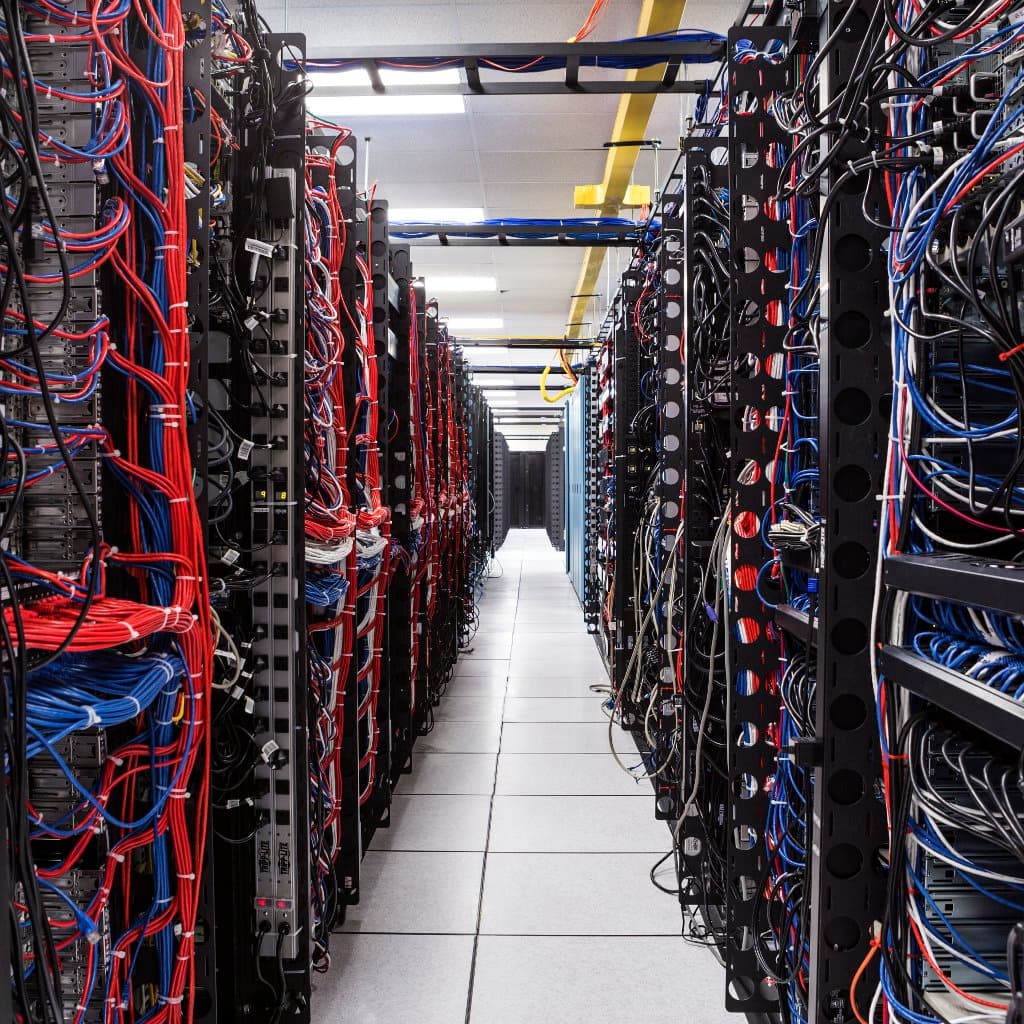 Hivelocity - Tampa 1 - Datacenter hot-isle