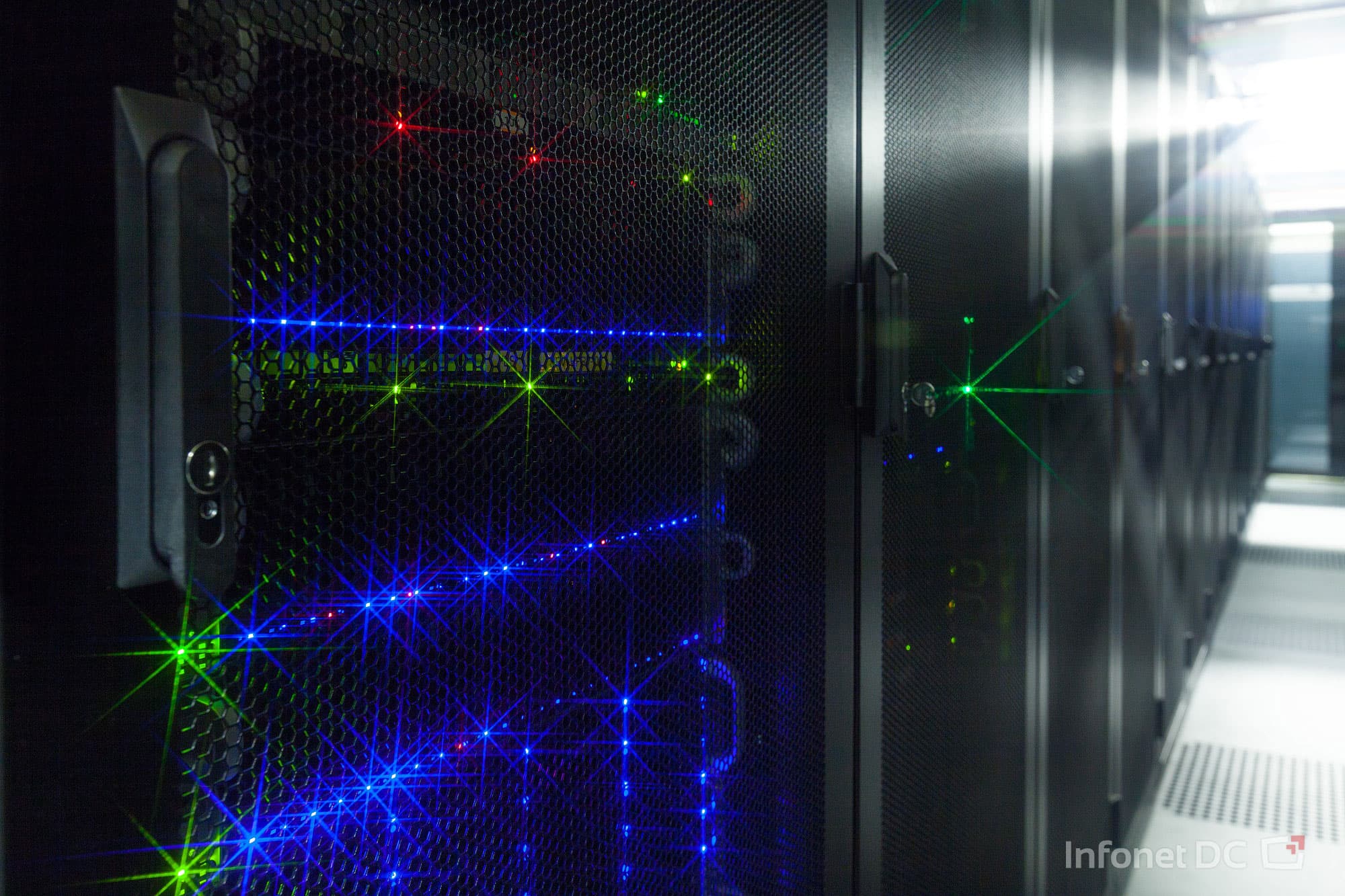 Infonet DC - Cold Aisle inside