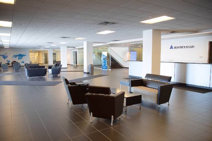 Iron Mountain Data Centers NJE-1 - nje-1-lobby.jpg