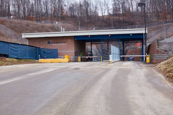 Iron Mountain Data Centers WPA-1 - wpa-1-entrance-gate.jpg