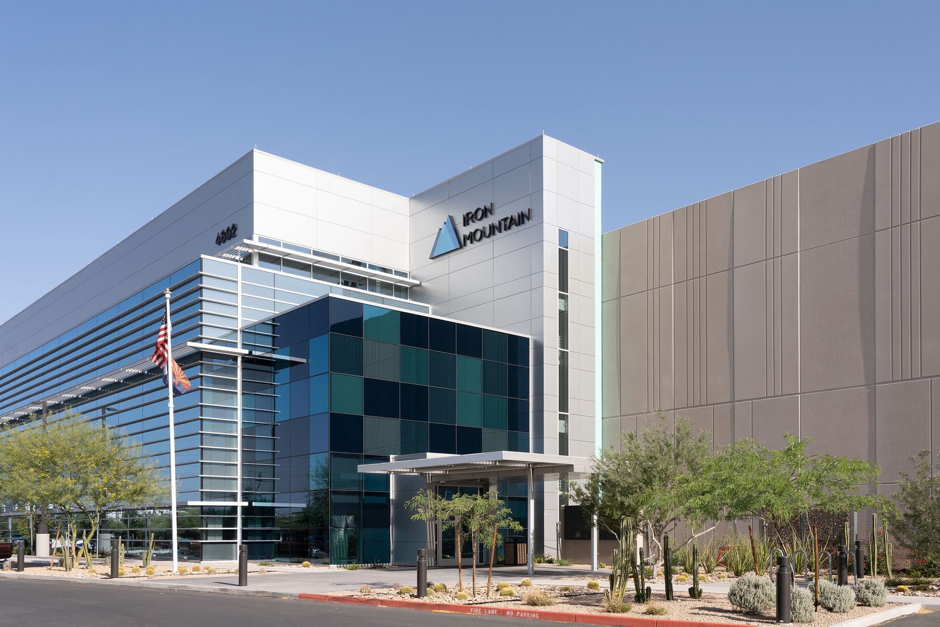 Iron Mountain Data Centers AZP-2 in Phoenix (48 MW)
