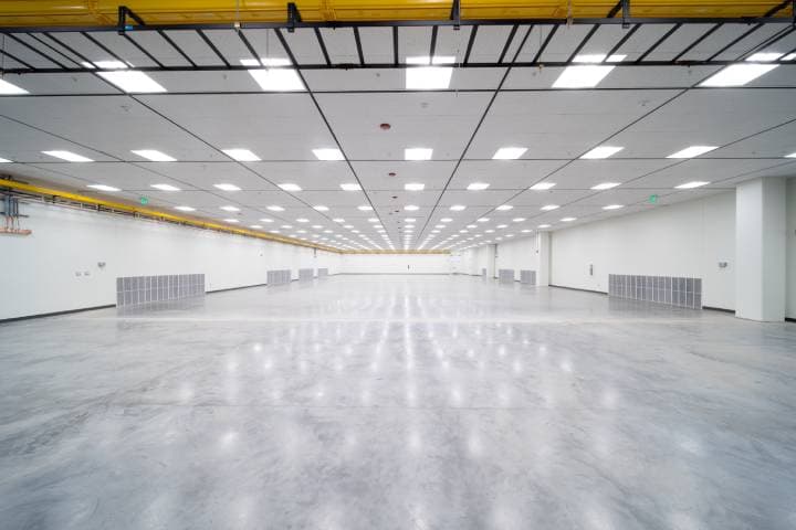 Iron Mountain Data Centers VA-2 - va-2-data-hall.jpg