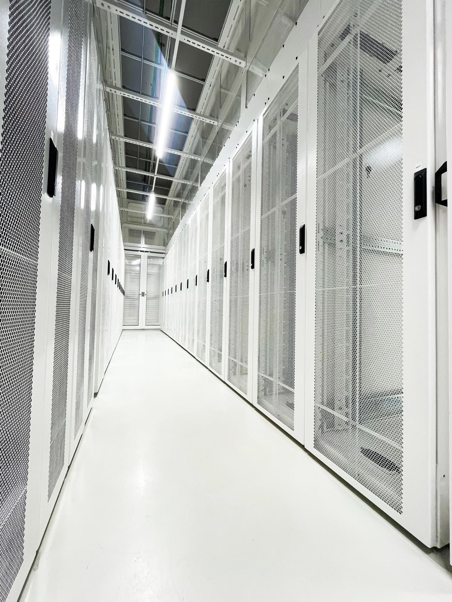 iXAfrica NBOX1 - Data-Hall-Racks-2