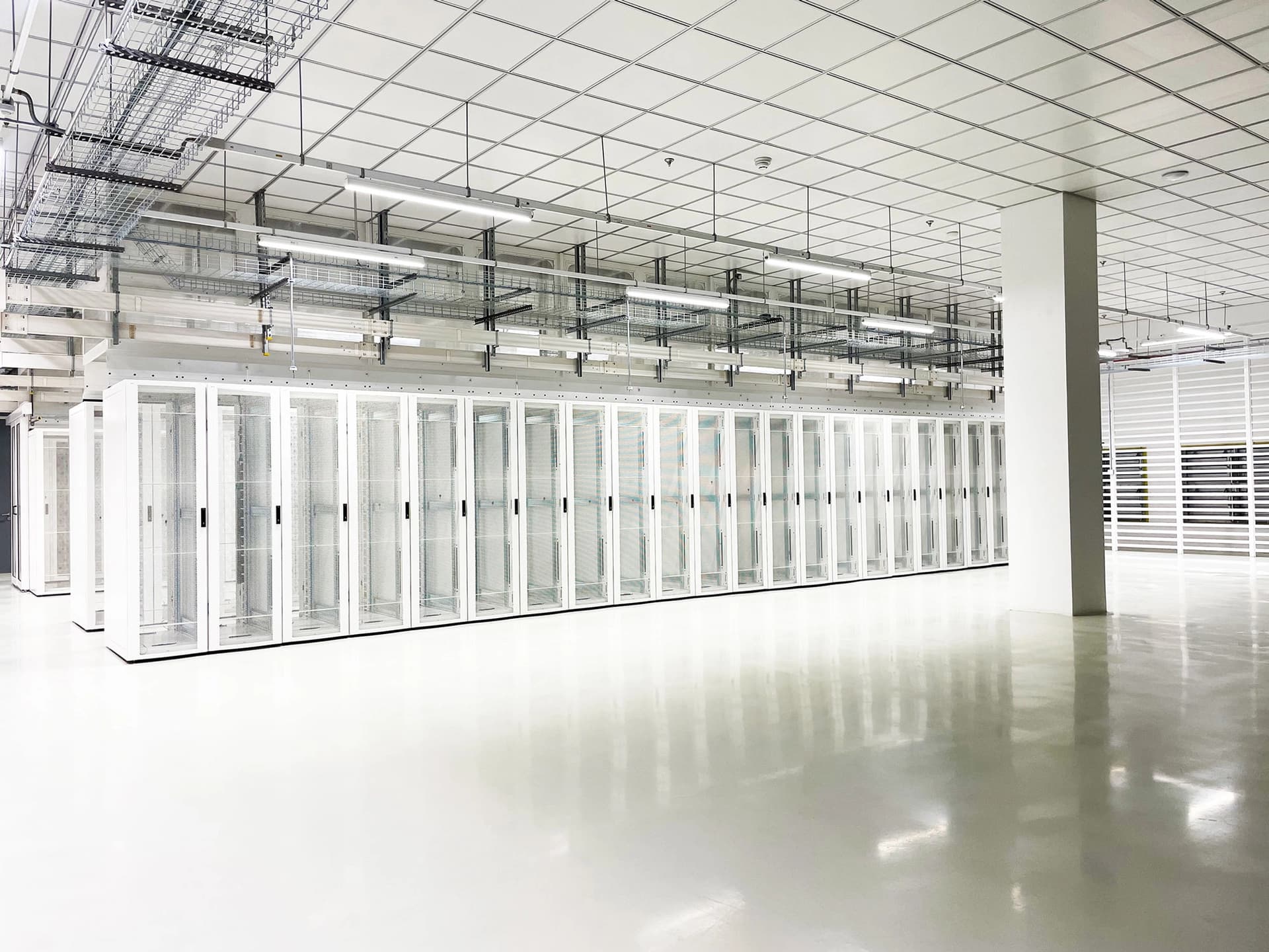 iXAfrica NBOX1 - Data-Hall-Racks-3