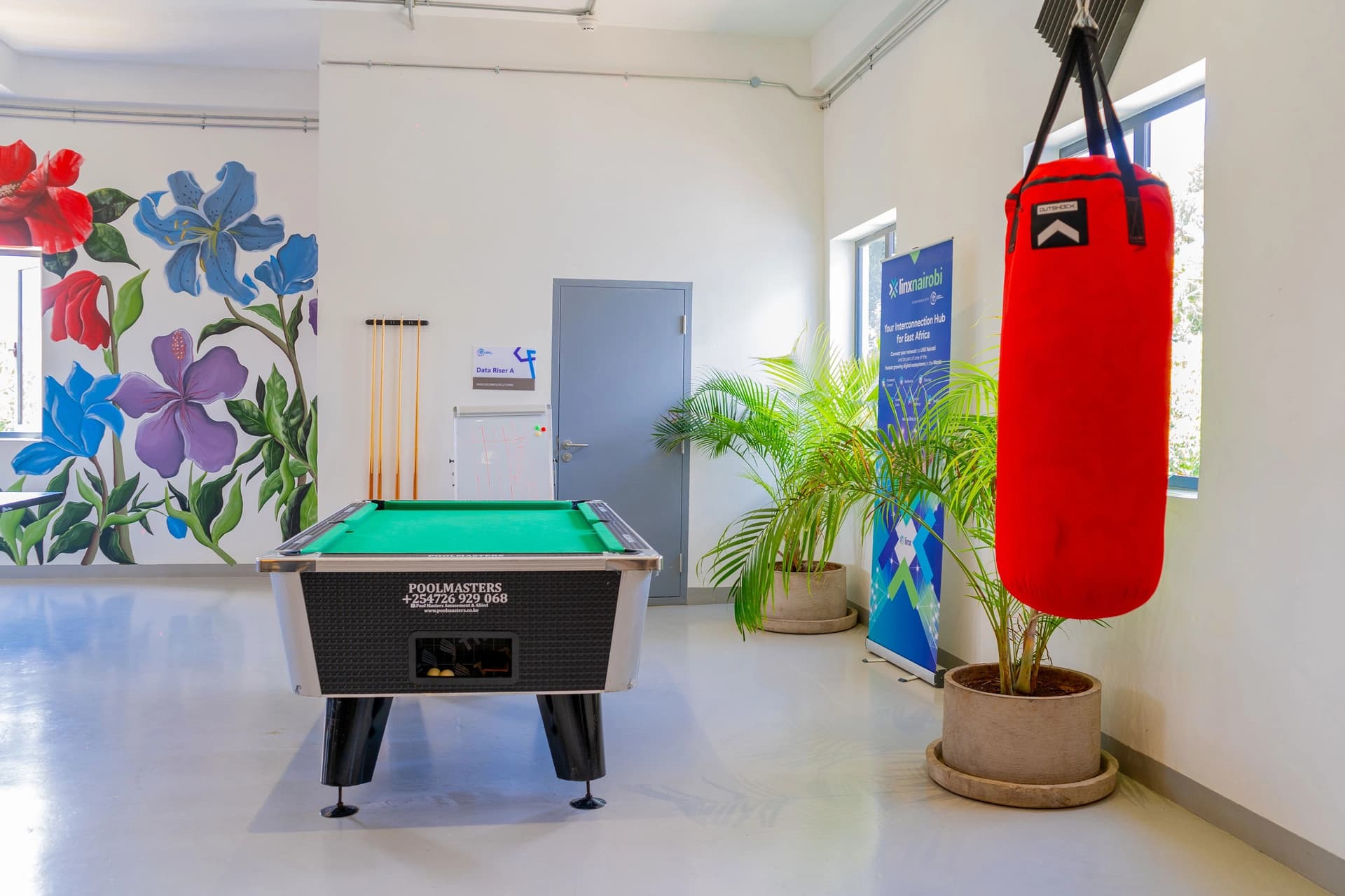 iXAfrica NBOX1 - xiafrica-uza-2nd-131