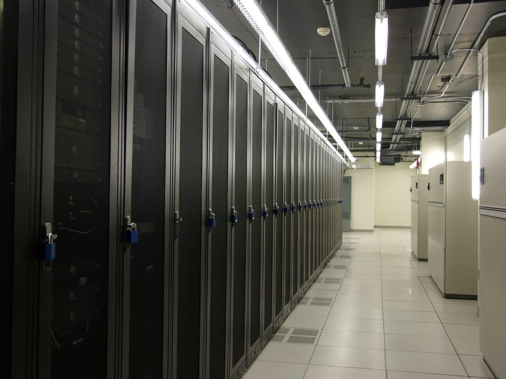 LeaseWeb Montreal MTL-03 - Private full racks