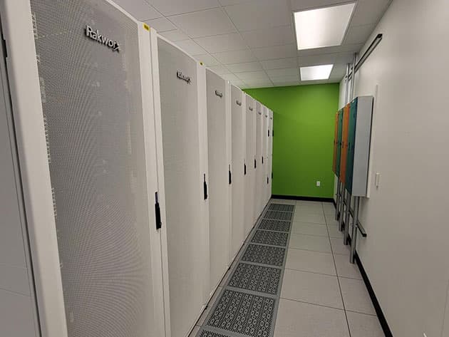 © LightEdge - Racks