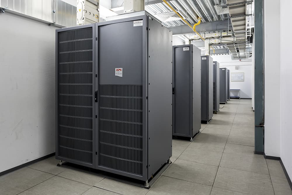 Linxdatacenter St.Petersburg - UPS
