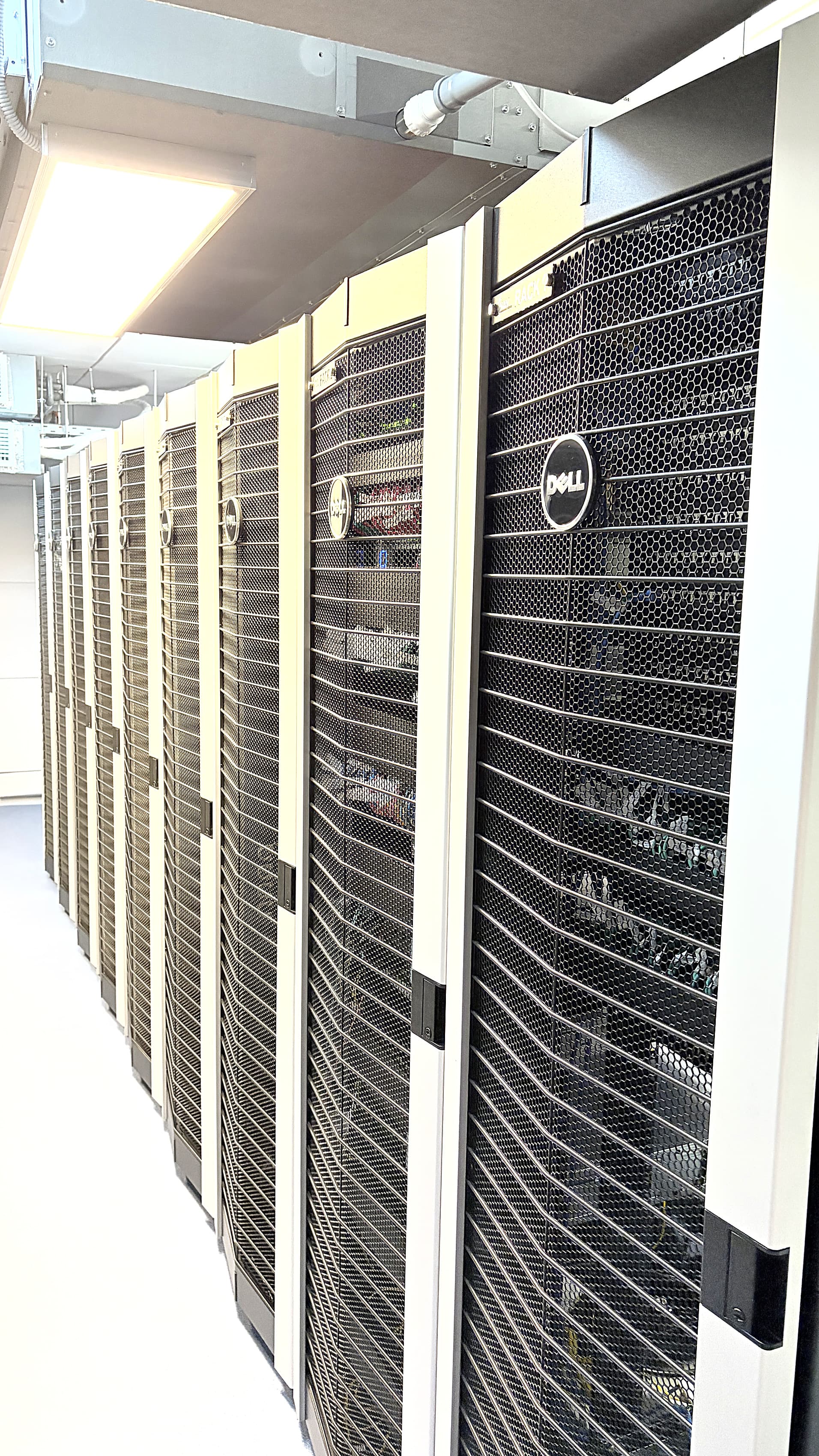 NAV Communications Data Center - NAV DC TAM01 - dr