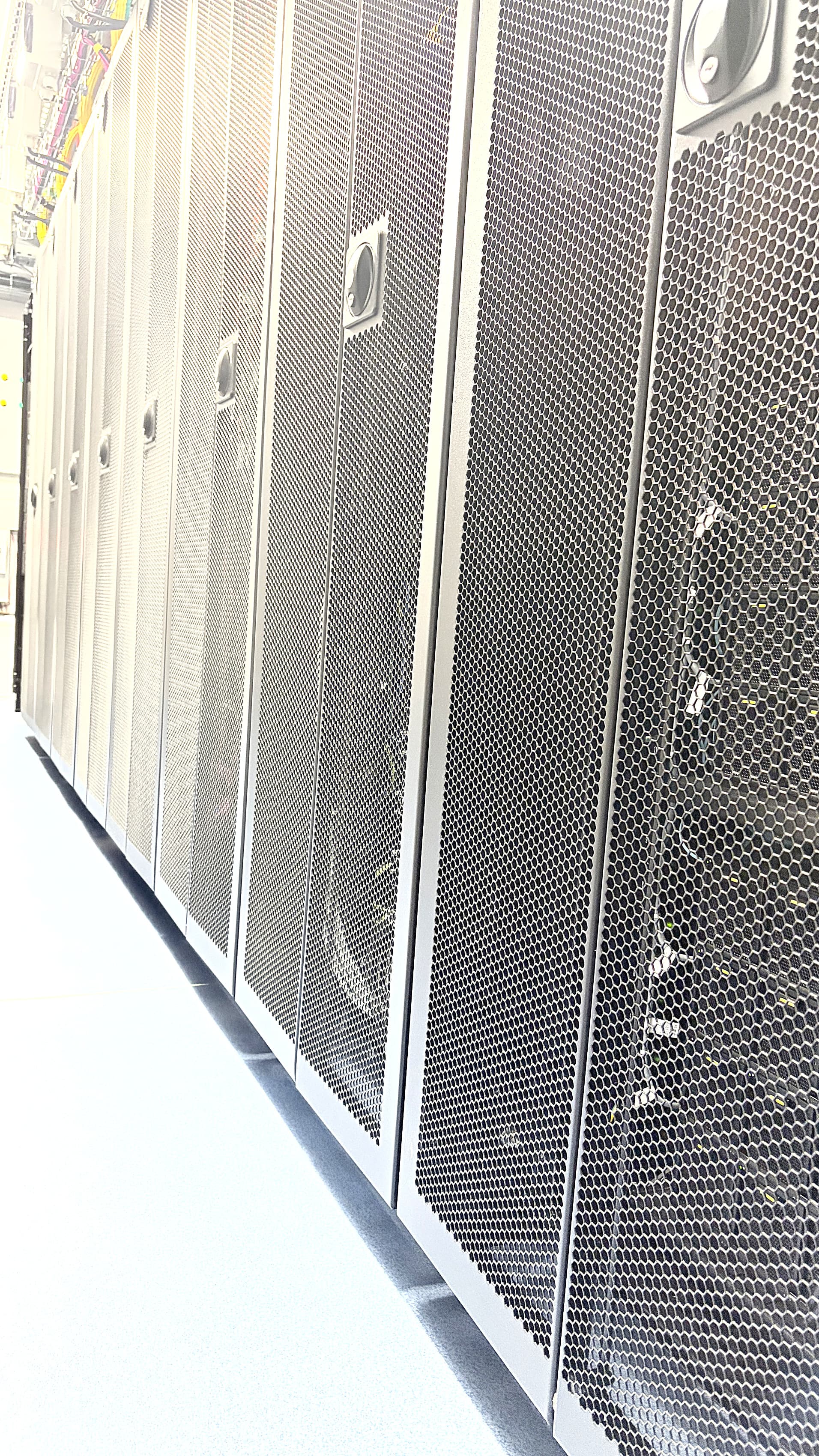 NAV Communications Data Center - NAV DC TAM01 - bk