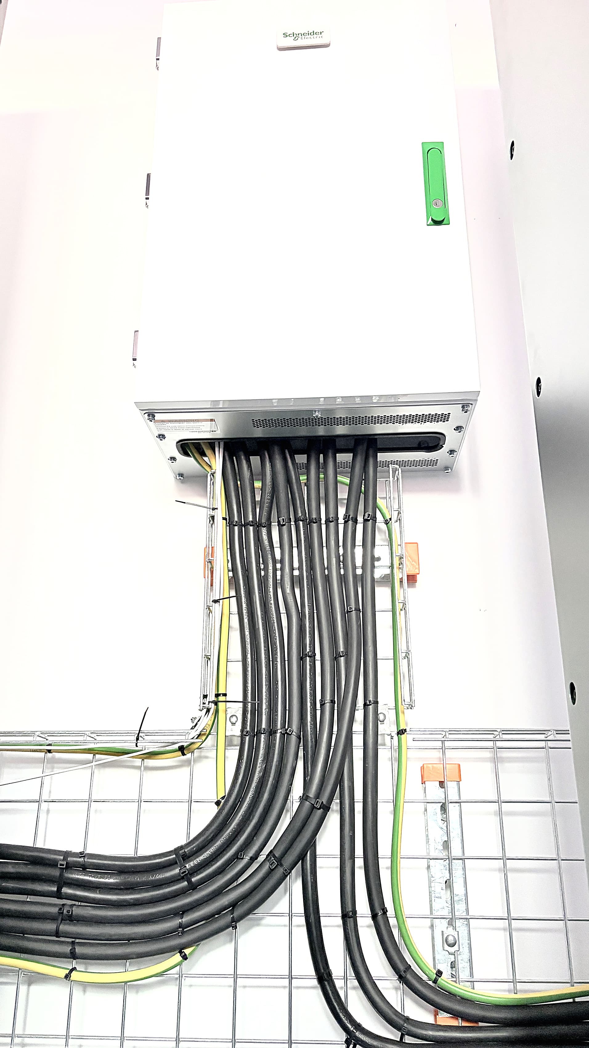 NAV Communications Data Center - NAV DC TAM01 - ups01-02