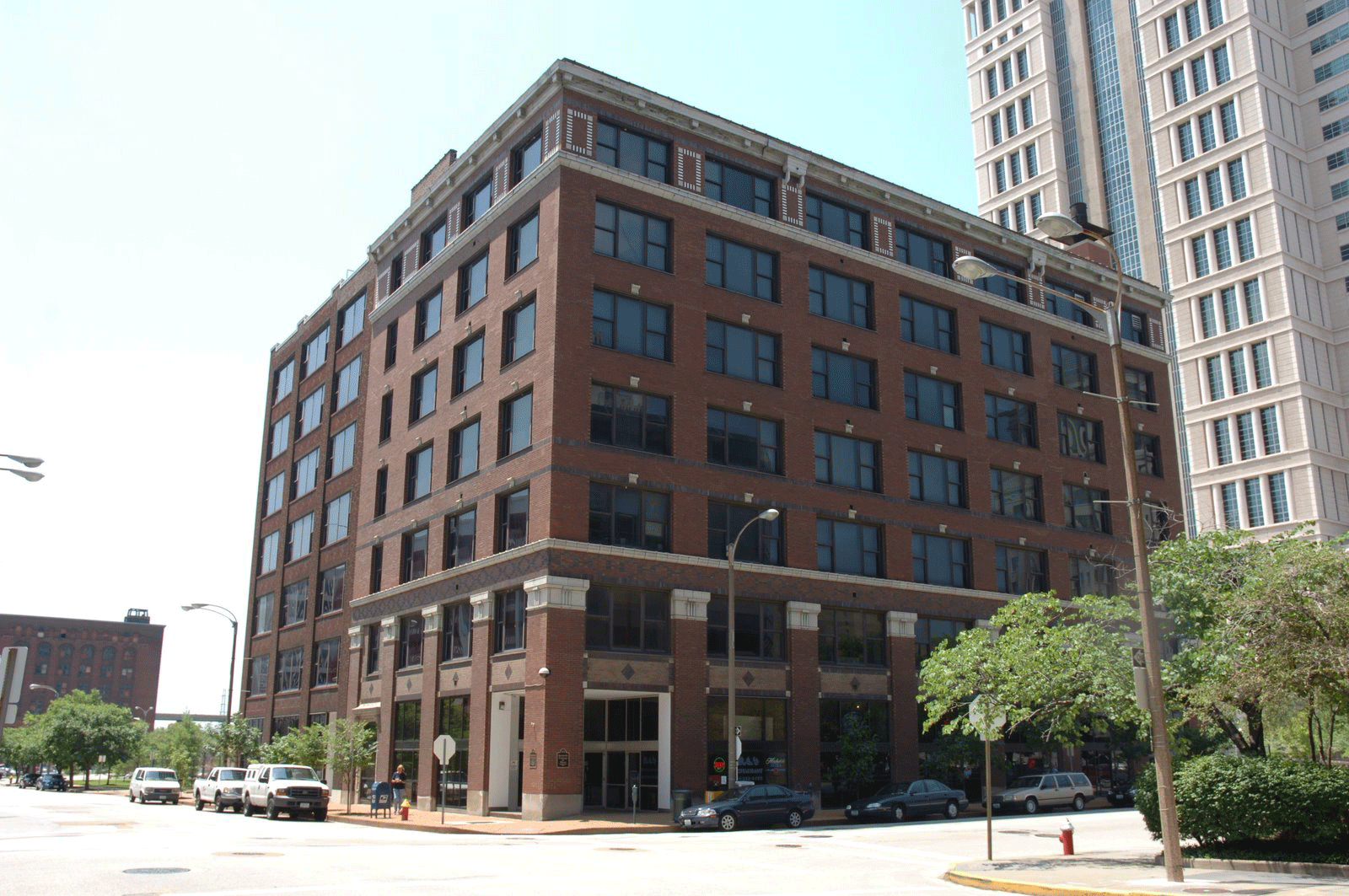 Netrality - 900 Walnut - 900 Walnut