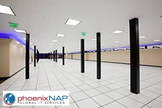 PhoenixNAP East University - Raised floor