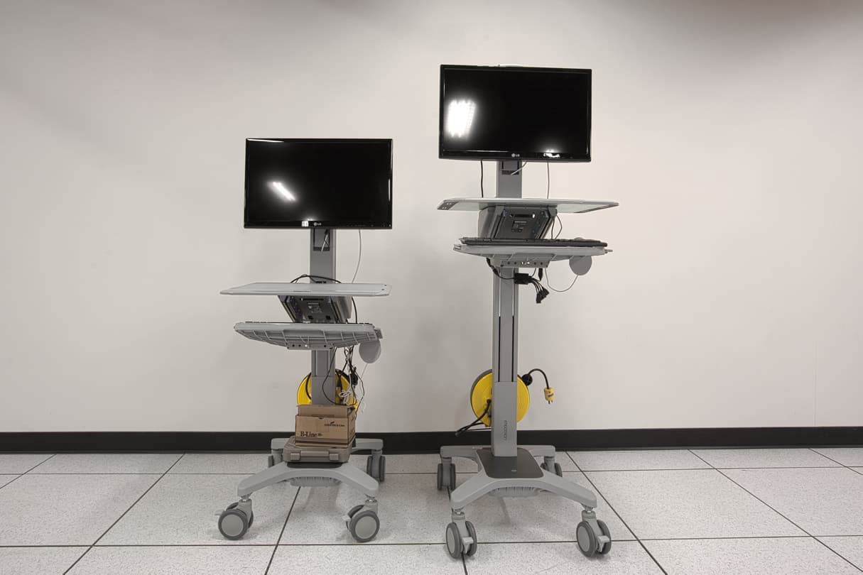 Priority Colo TOR2 - Customer sit-stand KVM&#39;s