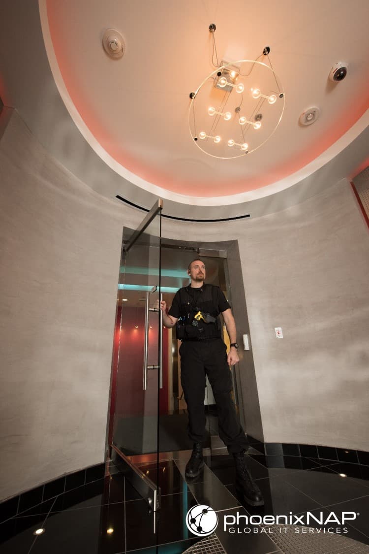 RadiusDC Phoenix I DC1 - Mantrap