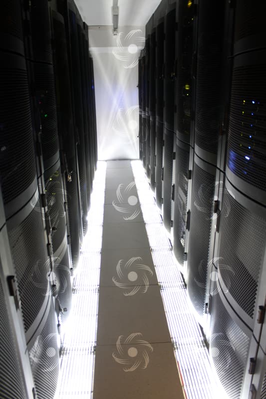 Radore Data Center - Cold Corridor - 2