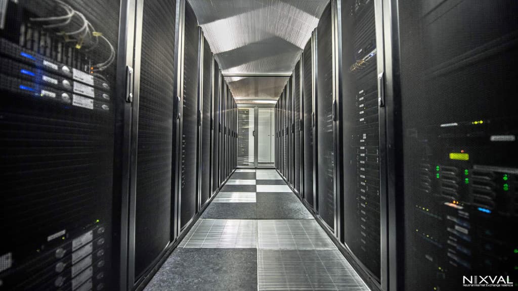 NIXVAL Data Center - Cold_Aisle