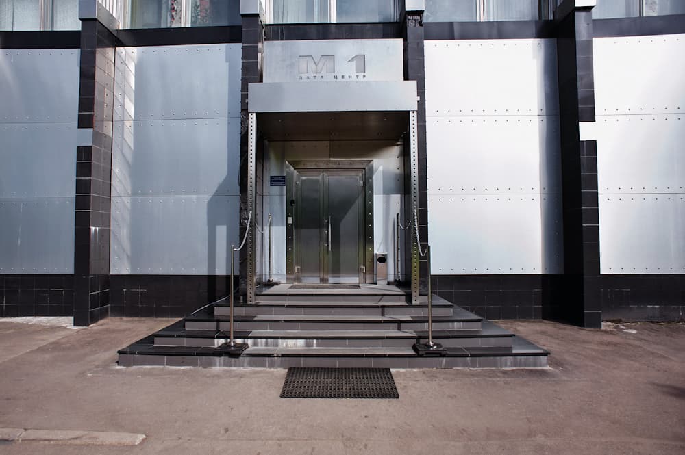 Stack.M1 - The main entrance