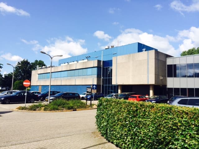 Switch Datacenters AMS2 - front of Switch Datacente