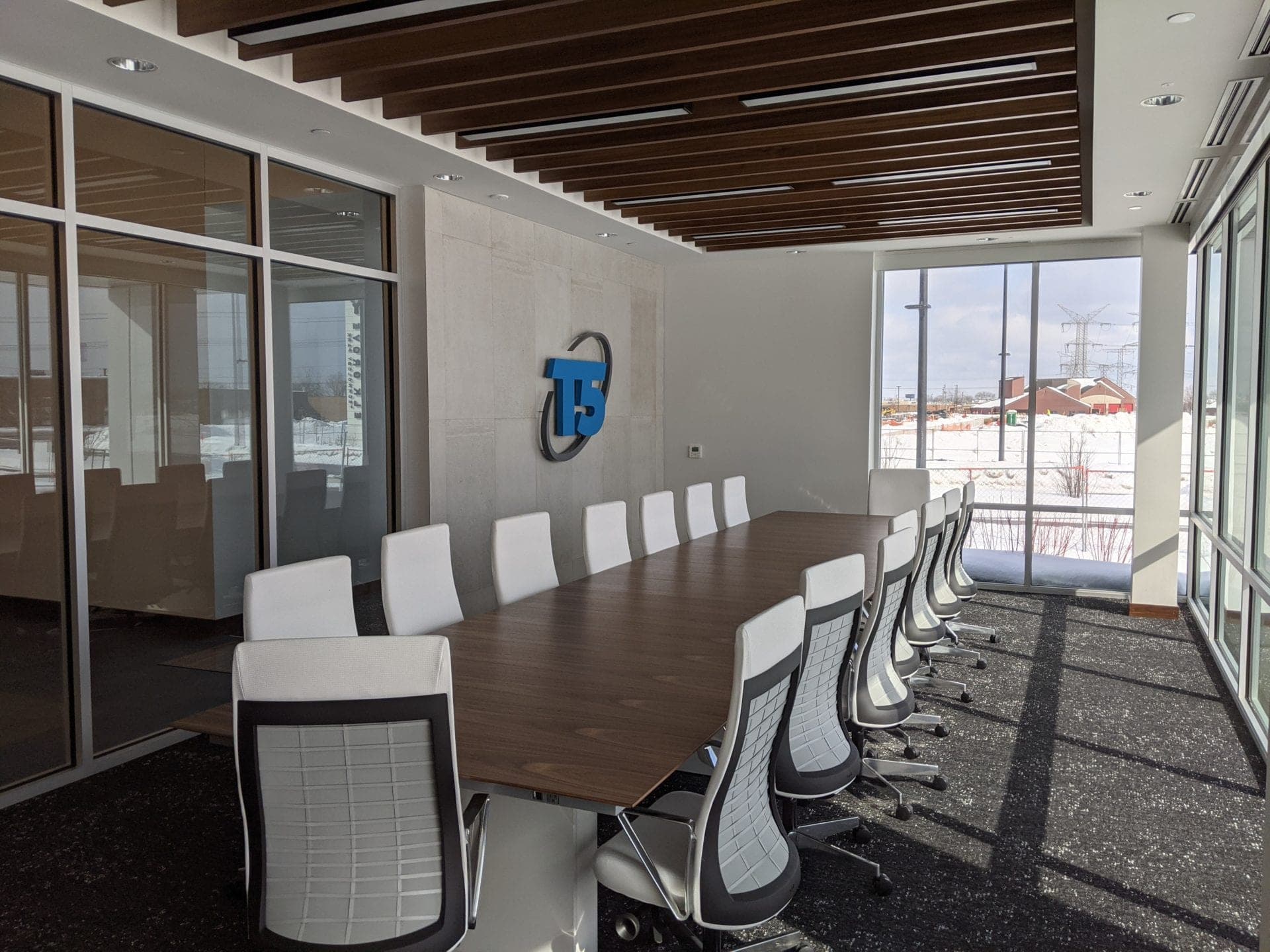 T5 Data Centers - T5@Chicago - T5@Chicago Office