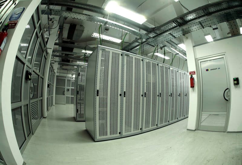 UGNI Data Center - AOK DC - main hall
