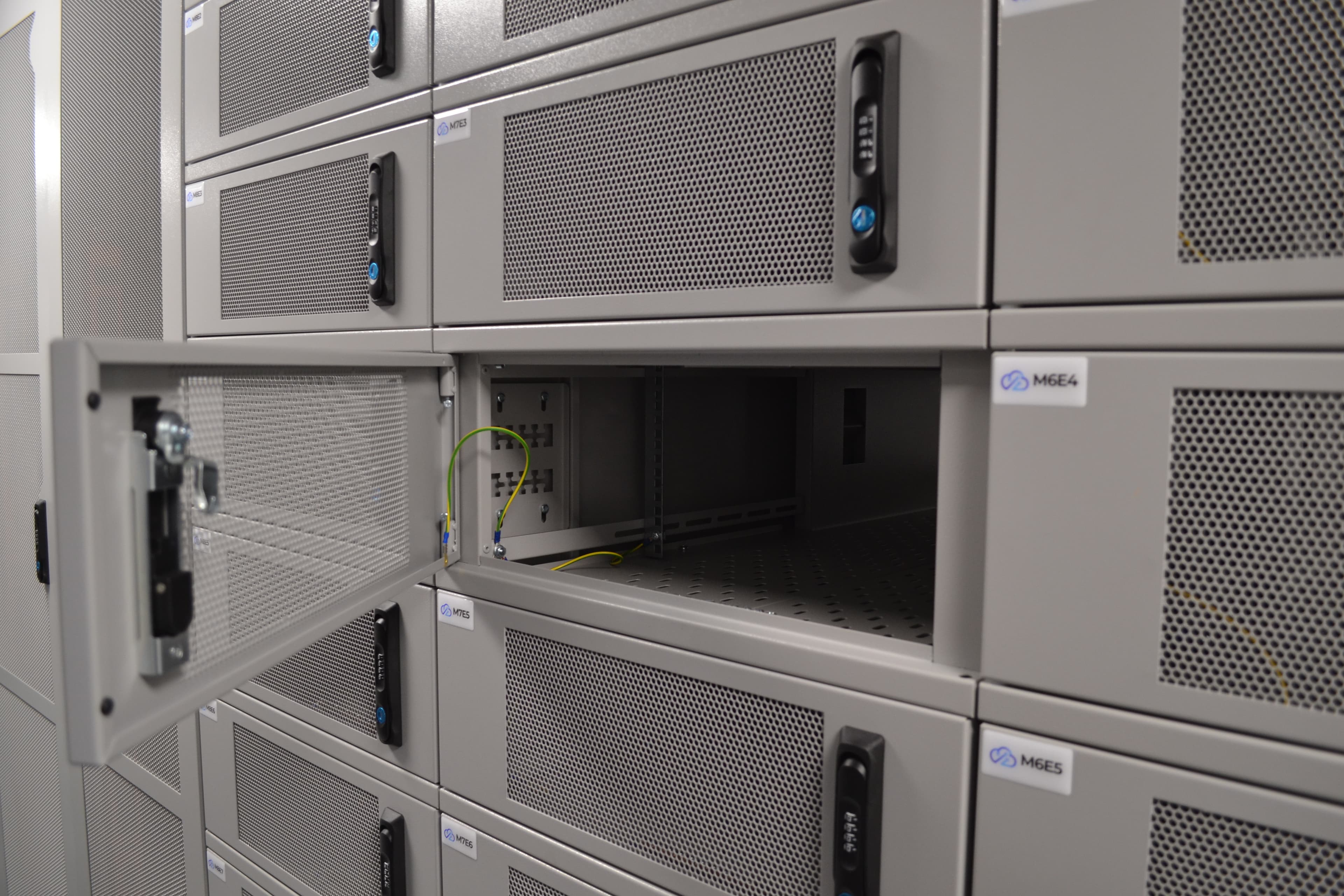 Continuity House - 1/8th Rack