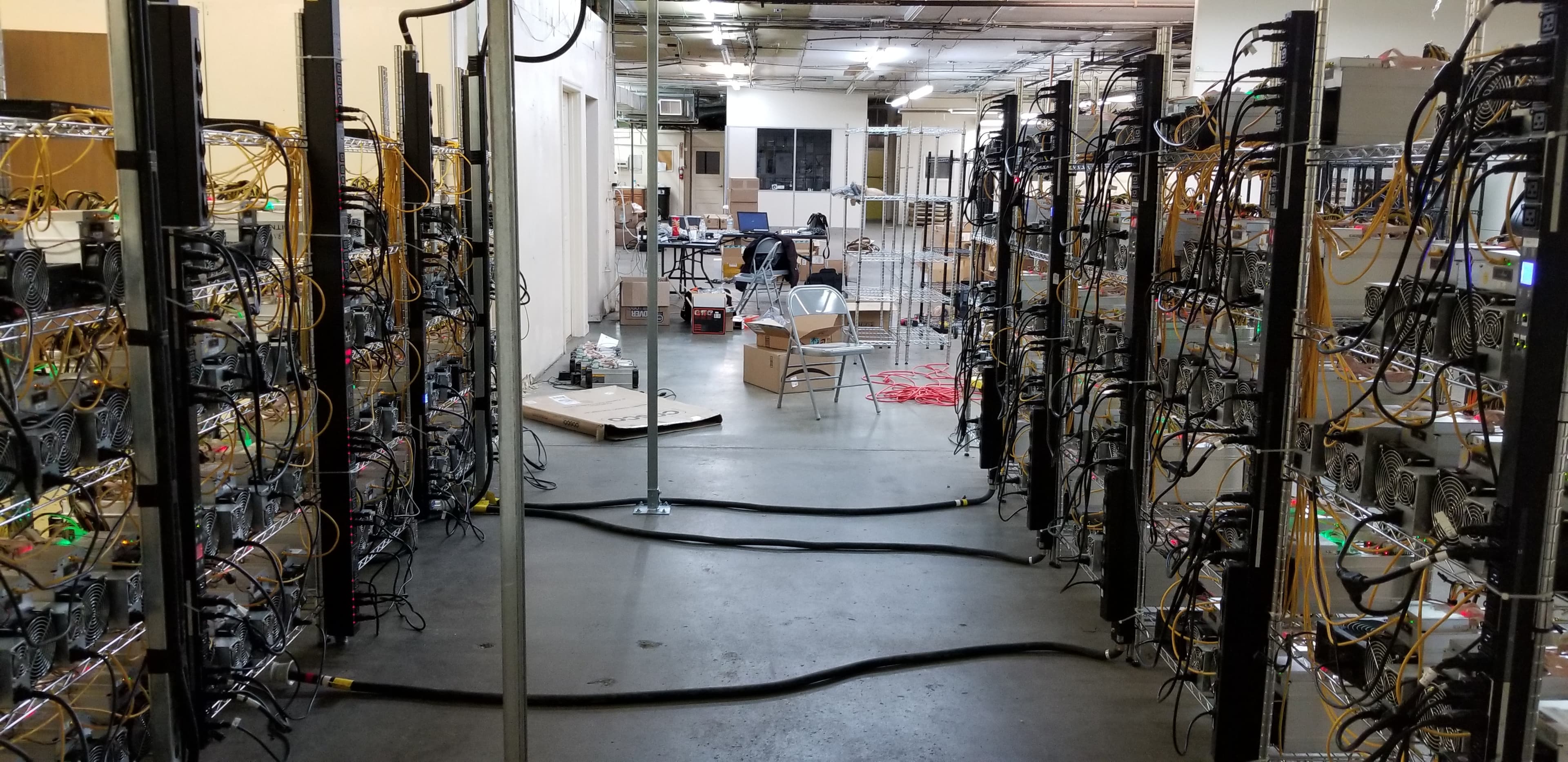 Asic Hive Data Center Lockland - 20190114_184251.jpg