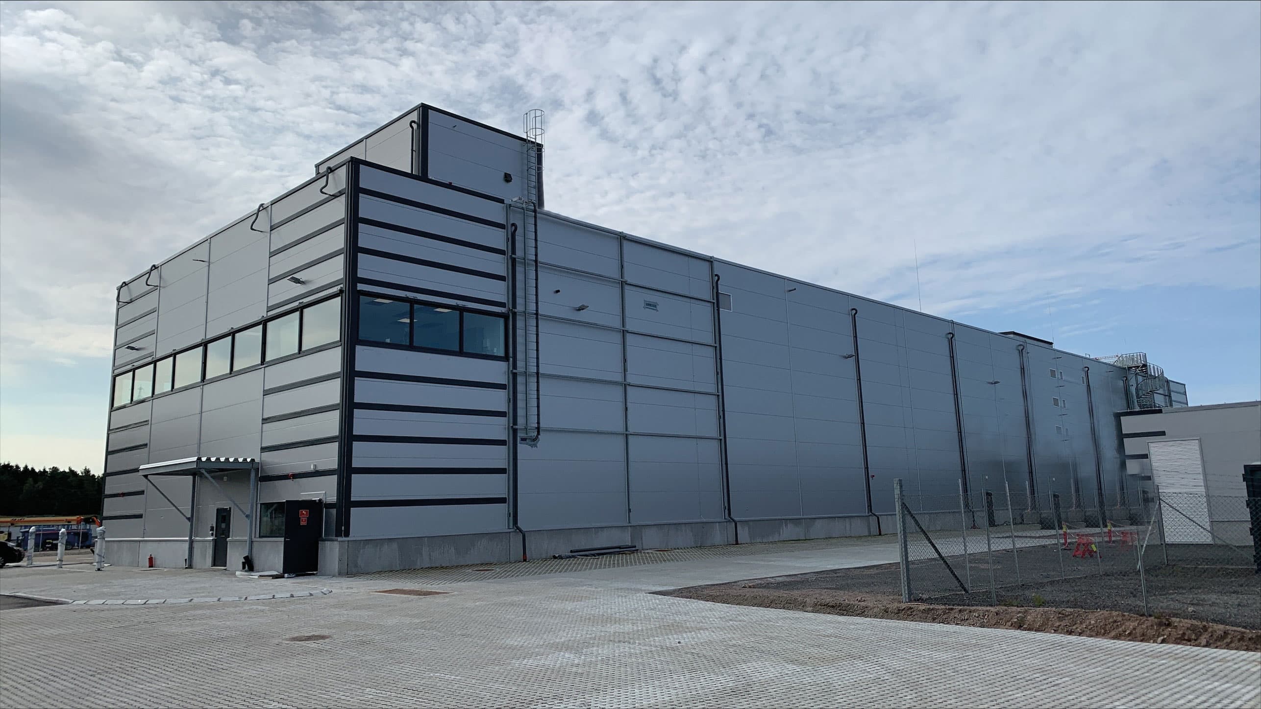 Bulk Data Centers - DCM101 - Zone 1_DCM101_Entrance_01.jpg