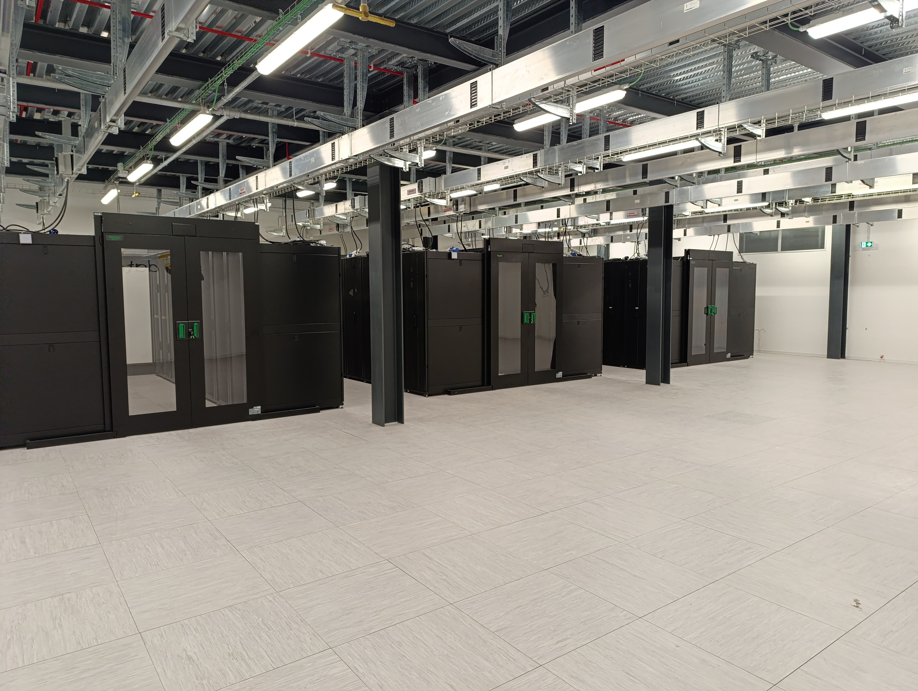 Data Felix DF01 - white-room-1.jpg