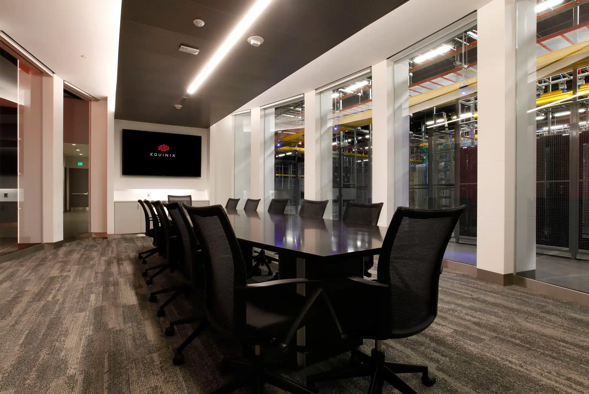 © Equinix - DC12 Conference Room