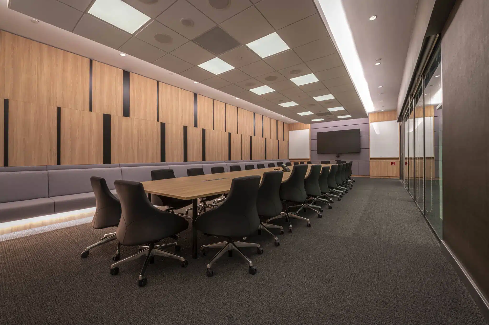 © Equinix - SG5 Conference Room