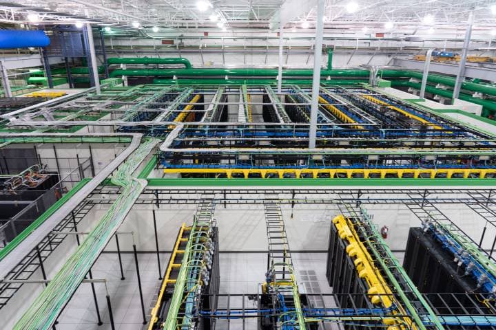 Iron Mountain Data Centers AZP-1 - azp-1-cabling-aerial-2.jpg