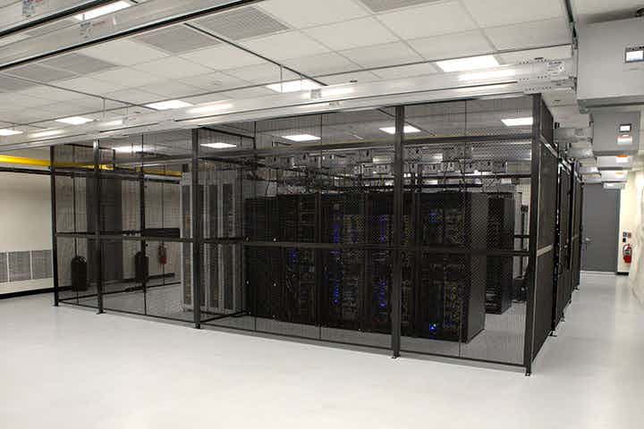 Iron Mountain Data Centers KCM-1 - kcm-1-data-center-cages.jpg